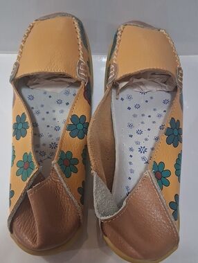 Socofy Comfort Floral Leather Slip-On Flats in Yellow Size 41